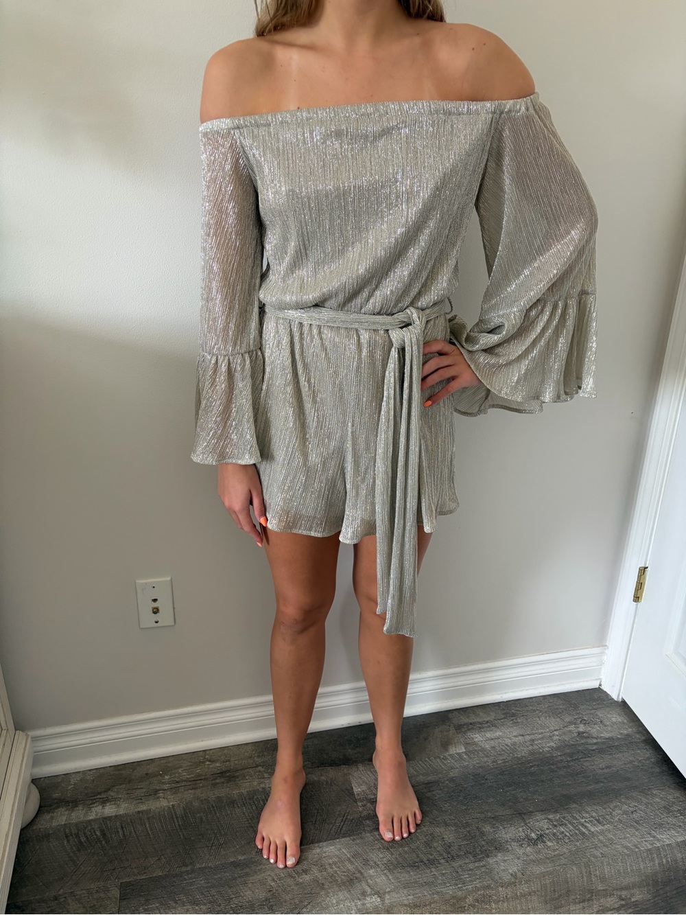 Lush Metallic Cream One-Shoulder Bell-Sleeve Dress